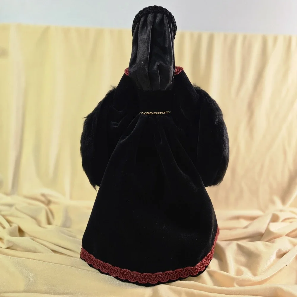 Anne Boleyn Brenda Price Royal Heritage Doll w/ Box 1999 #546 RARE